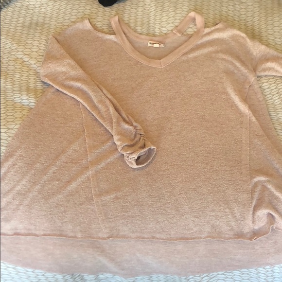 Light pink Cold Shoulder Sweater - Picture 4 of 4